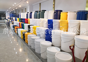 草大屄视频吉安容器一楼涂料桶、机油桶展区
